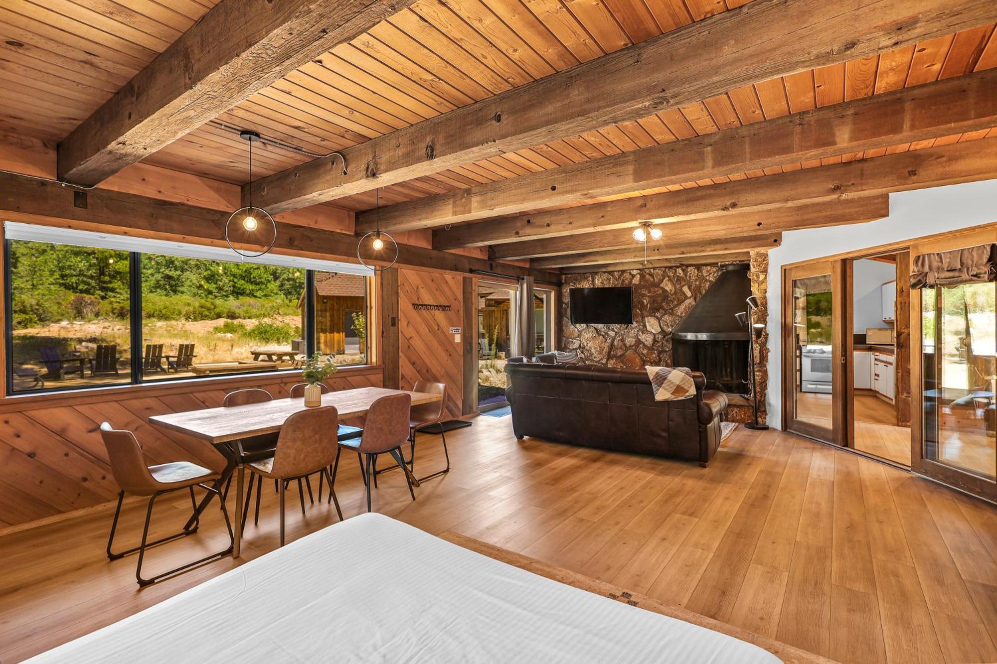 Basecamp Lodge Маунт-Шаста Экстерьер фото